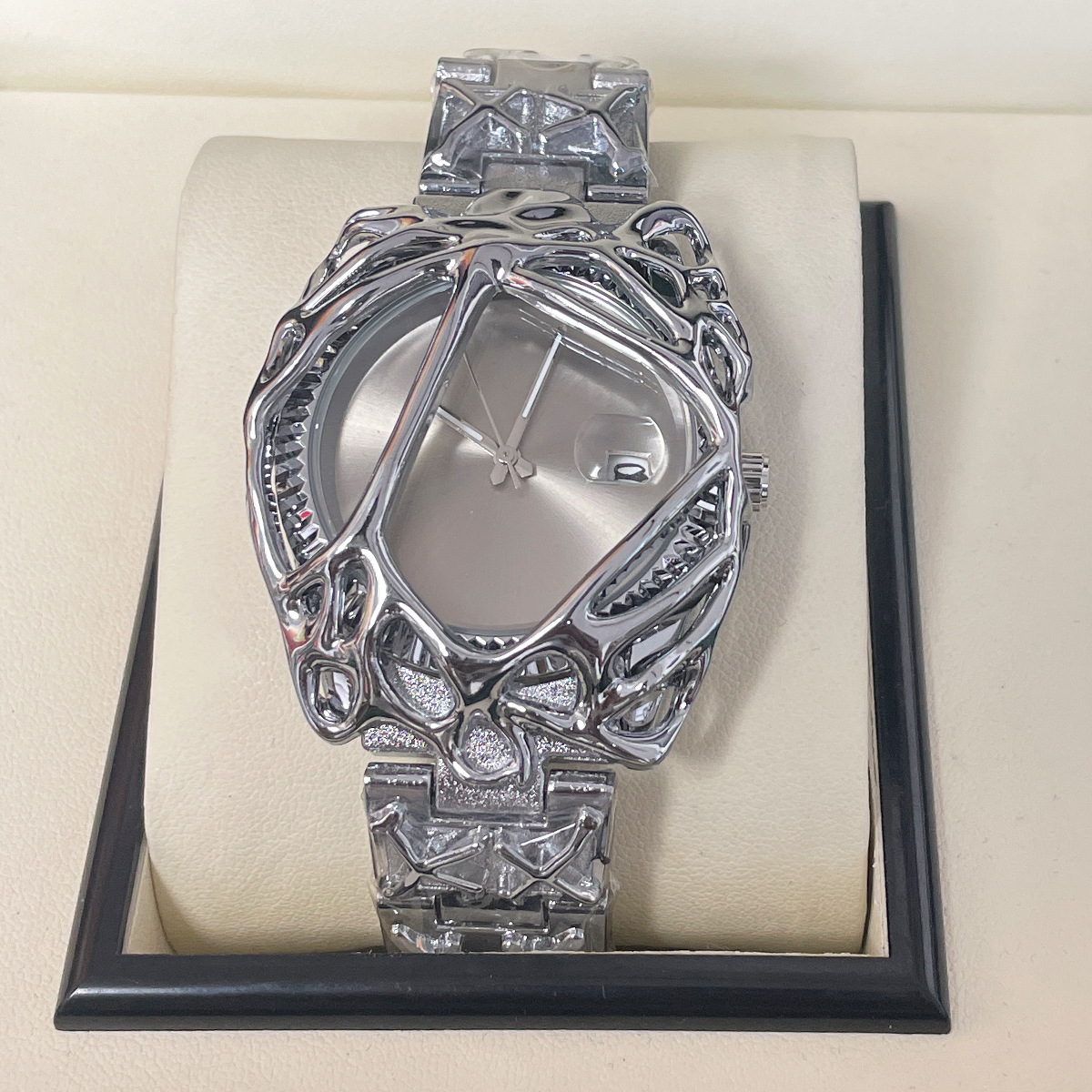 High-End Luxury Men's Watch, V - Street Fashion High End incelemesi ve fiyatı